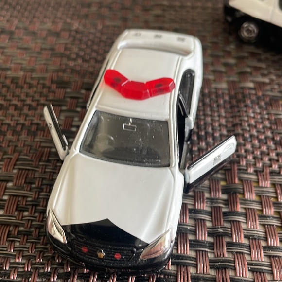 Japan TOMICA Patrol Cars - Picture 3 of 6